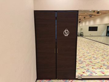 minoriba_みどり市笠懸店 レンタルスタジオの入口の写真