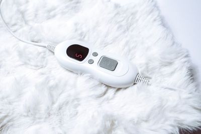 【電気毛布】
タイマー付きで温度は6段階の調節が可能。
施術中にも体を冷やさないことでお客さまにより快適にお過ごしいただけます。
⁡
サイズ：190×130cm - レンタルサロンエアリ レンタルサロンエアリ　阪急豊中店の設備の写真