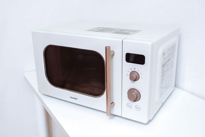 【電子レンジ】
軽食やタオルを温める際にご利用ください。 - レンタルサロンエアリ レンタルサロンエアリ　阪急豊中店の設備の写真