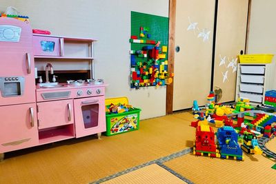 かつうラボ 室内アスレチック×レゴデュプロで遊べるキッズスペースの室内の写真