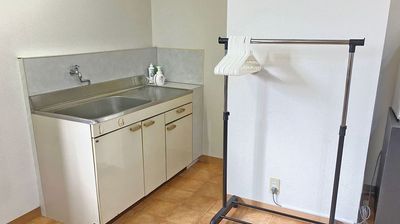 簡易キッチンがございますのでお茶出し等が可能です。 - 高崎白銀ビル貸し会議室 第三会議室【3名掛け最大24席】の設備の写真