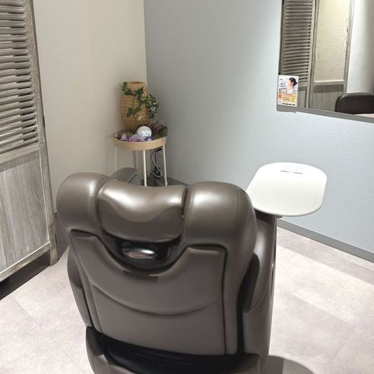 ヘア、アイ、フェイシャル施術可能な個室 - Rapport