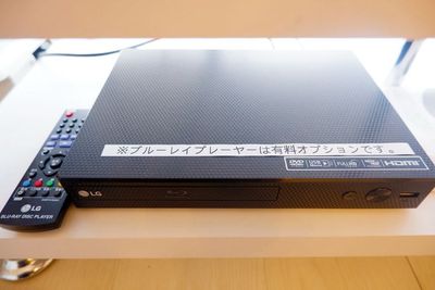 有料オプションのDVDプレイヤー（Blu-rayも見れます） - 🌸矢場町＆栄パーティ向けレンタルスペース🌸 広いキッチン付きレンタルスペース THE ROOM矢場町＆栄02の設備の写真