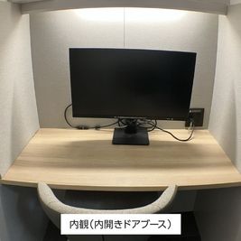 CocoDesk [KL-21] 永田町　都市センターホテル　ロビー　２１番ブース CocoDesk [KL-21]の室内の写真
