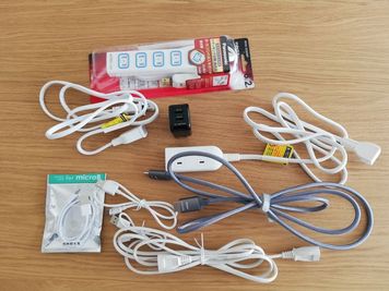 各種ケーブルをご用意 - R-BASE高田馬場 レンタルスペースの室内の写真