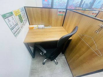 【西葛西駅から徒歩1分】集中スペース1名席(お好きな席にどうぞ!)※おしゃべり、オンラインミーティング、電話は厳禁(8) - いいオフィス西葛西