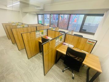 【西葛西駅から徒歩1分】集中スペース1名席(お好きな席にどうぞ!)※おしゃべり、オンラインミーティング、電話は厳禁(2) - いいオフィス西葛西