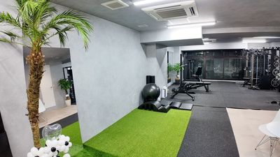 清潔感があり撮影にも最適 - ONE `sGYM（パーソナルジム） レンタルジムの設備の写真