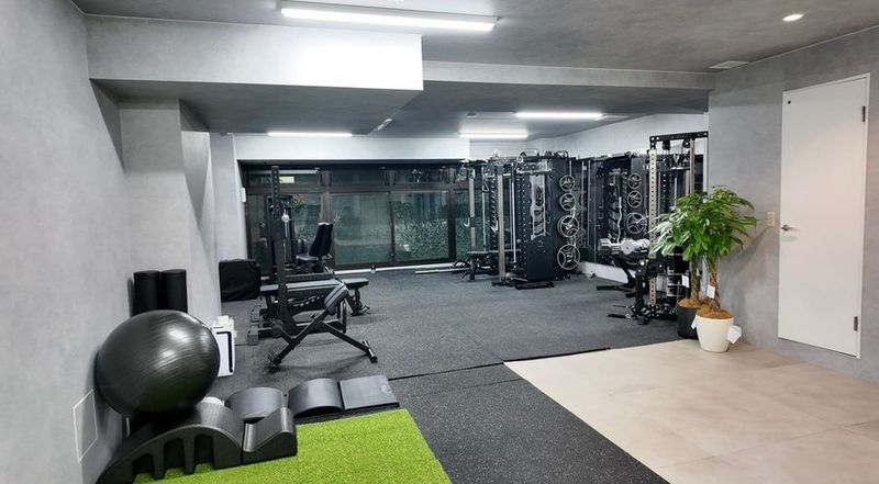 合同トレーニングやセミナーも可能 - ONE `sGYM（パーソナルジム） レンタルジムの室内の写真