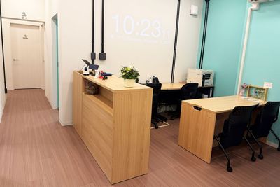 受付奥には、トイレや各スタジオへスムーズに移動できます。 - コーダ音楽スタジオ クラシック向け防音スタジオ【Bスタジオ】の入口の写真