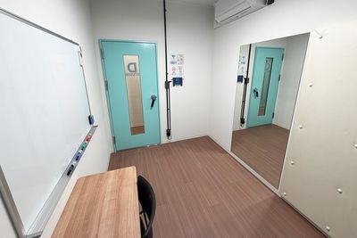 スタッフ常駐／桂駅徒歩2分／個人練習・レッスン・伴奏合わせ・アンサンブル／防音スタジオ - コーダ音楽スタジオ