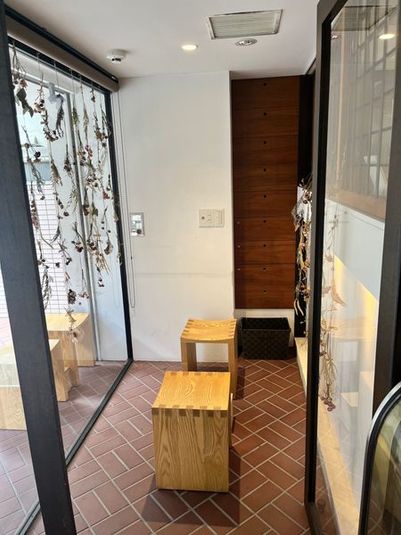 ガラス張りの多目的スペース(カフェ併設・スタッフ常駐） - 京都がーでん　