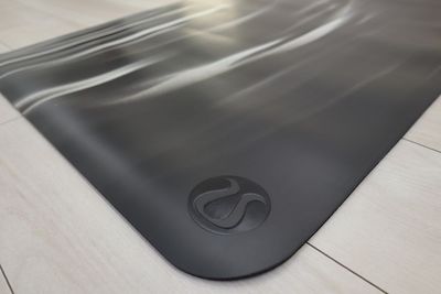 しっかりとグリップの効いた５mmマットです - レンタルスタジオ「rtam」 ヨガ/ピラティス/トレーニングスタジオの設備の写真
