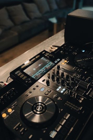 様々なご要望に対応可能なスペースとなっています。 - ÉF