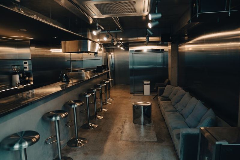 様々なご要望に対応可能なスペースとなっています。 - ÉF