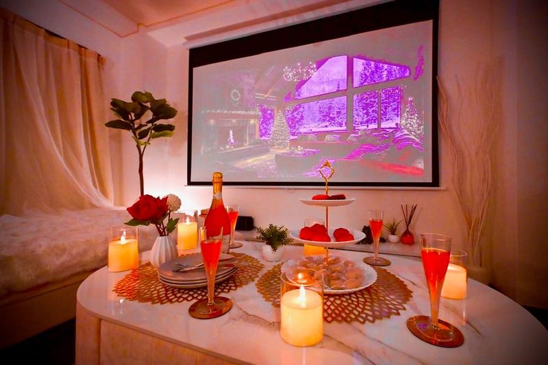 🎊12月OPEN✨100㌅プロジェクター🎬防犯カメラ無し✨ - リフレ烏丸御池✨防犯カメラ無し🌟未成年🆗