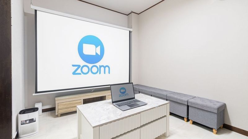 zoom　テレワークを静かな環境で。 - 南森町完全個室テレワークスペース・貸会議室 南森町・北浜・天神橋駅近・完全個室テレーワークスペース・貸会議室の室内の写真