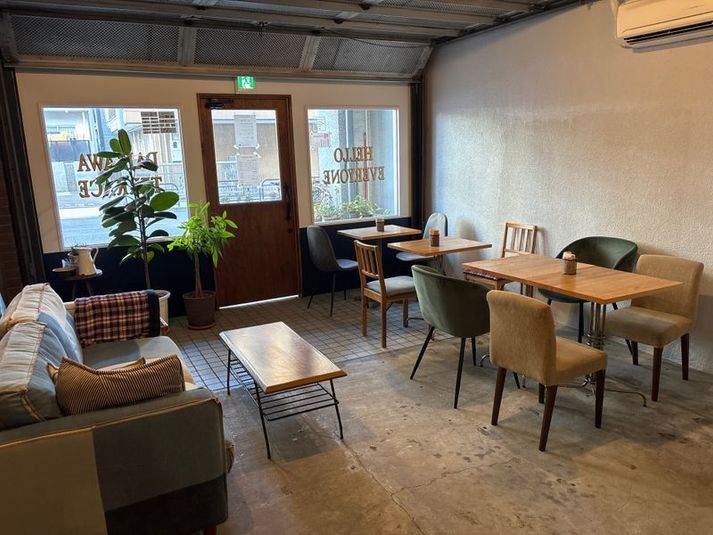 下北沢のレトロなガレージ風カフェ&撮影スタジオ - Daizawa Terrace