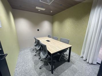 コンパクト・おしゃれでキレイな貸し会議室 - シェアオフィス　HATA-LARK