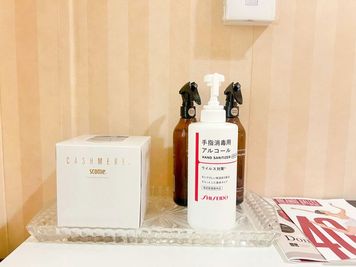 The DANCE HUB Yokohama 馬車道エリア｜42㎡多目的サブスタジオ｜プロ仕様TFリューム床の室内の写真