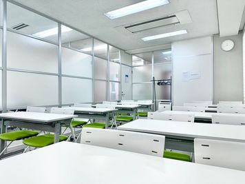 S ＊PLACE 名古屋駅前 大会議室の室内の写真