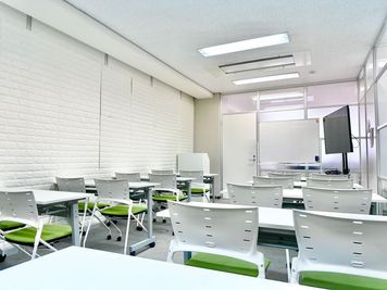 S ＊PLACE 名古屋駅前 大会議室の室内の写真