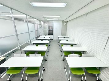 S ＊PLACE 名古屋駅前 大会議室の室内の写真