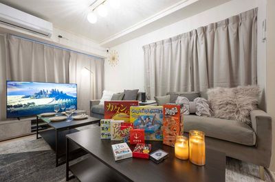 スイートパレット横浜　 横浜駅5分🚶120インチプロジェクター🎞️大画面TVの室内の写真