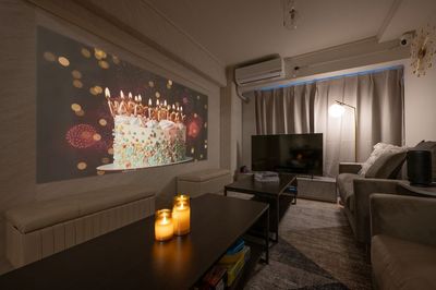 スイートパレット横浜　 横浜駅5分🚶120インチプロジェクター🎞️大画面TVの室内の写真