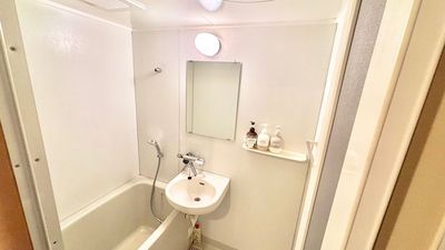 グッドワン新福島　Lunavia 24時間営業＆防犯カメラ🈚️グッドワン新福島Lunaviaの室内の写真