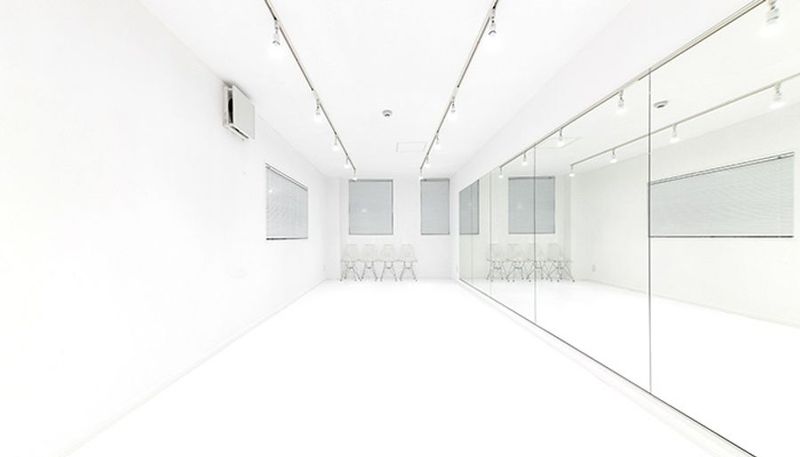 "Spacey White" 仙台一番町店 - C.R.E.A.Mスタジオ（クリームスタジオ）