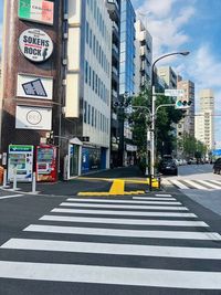 こちらのビルの4階です - 音楽練習スタジオ　アルトポンテ 音楽練習スタジオ　アルトポンテ Cスタジオ　アップライトピアノの外観の写真