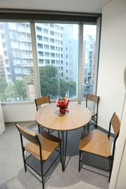 待合スペース - 音楽練習スタジオ　アルトポンテ 音楽練習スタジオ　アルトポンテ Cスタジオ　アップライトピアノの室内の写真