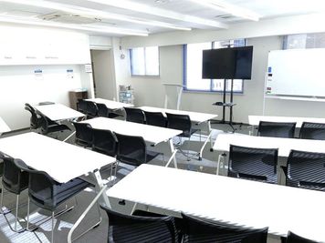 ✨NEW OPEN✨【茅場町3番出口すぐ】Room A セミナー・研修に最適❕モニター・司会台・ホワイトボード付き - VORT SPACE 茅場町