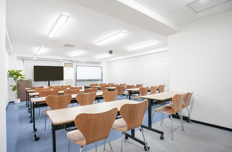 最大34名収容 - Conference Room Relier 市ヶ谷店 Conference room Relier 市ヶ谷店の室内の写真