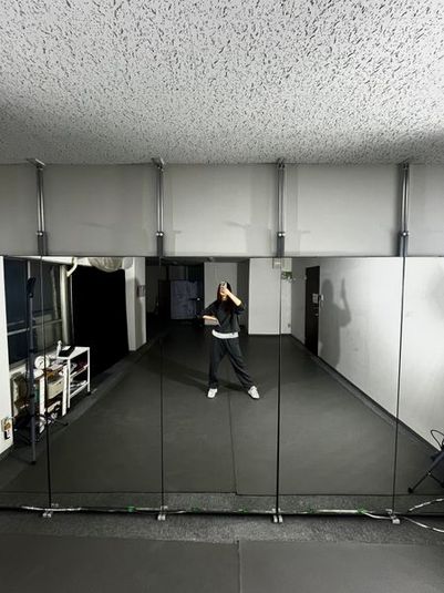 日暮里駅から徒歩3分！個室のリノリウムスタジオ！ライトつき - Lii danceダンススタジオ