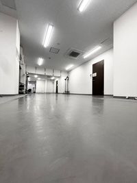 Lii danceダンススタジオ 日暮里駅から徒歩3分！個室のリノリウムスタジオ！ライトつきの室内の写真