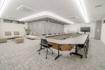 【博多駅2分！定員20名】モニター・WiFi・ホワイトボード無料！ふれあい貸し会議室Premium トヨタレンタリース博多駅前S - ふれあい貸し会議室 博多トヨタレンタリース