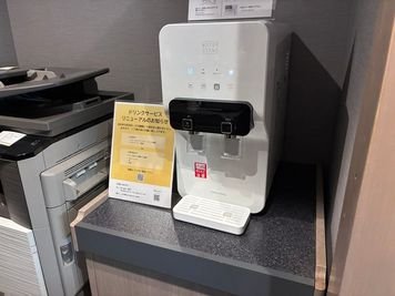 フリードリンクをご用意しております。 - BasisPoint 池袋店 4名向け半個室BOX席Aの設備の写真