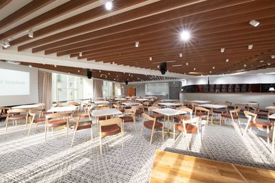 【メインフロア】 - グレイドパーク 新宿駅前 4Fの室内の写真