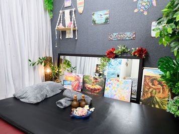 マットレスタイプの施術ベッドもあります - 【レンタルスペース】mana by ohana横浜関内店 【レンタルスペース】mana by ohana横浜関内の室内の写真