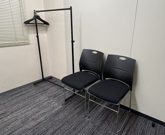 7名様以上の場合はこちらの椅子をご利用ください - ボドシェア新宿店 【個室確約】ボードゲーム・カードゲーム遊ぶなら🌟人気スペース♪の設備の写真