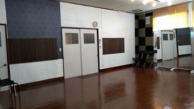 広々フロア。鏡あり。吸音材設置。駐車場3台無料有 - レンタルスペース夕顔瀬