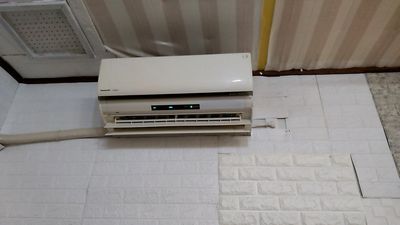 B室200Vエアコン1台 - レンタルスペース夕顔瀬 2階C室・ペット可能・無料駐車場有の設備の写真