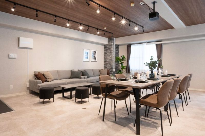 MillionLOUNGE広島駅前 - MillionLOUNGE