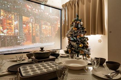 防犯カメラなし✨120インチスクリーン✨デート💕高速Wifi⚡推し活💕動画鑑賞🎬ゲーム🎮地上波✨ゴミ捨て場あり✨ - Comfy天満