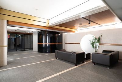 建物内共用部エントランスロビー - レンタルサロン フレーゼ泉 久屋大通  レンタルサロン Freese IZUMIの入口の写真