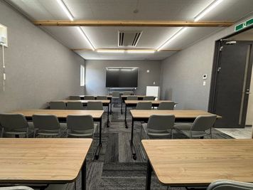 OPEN記念価格【駐車場付☆イオンモール正面】超高画質＆巨大タッチモニター完備！多機能搭載次世代会議室 - エコリビル