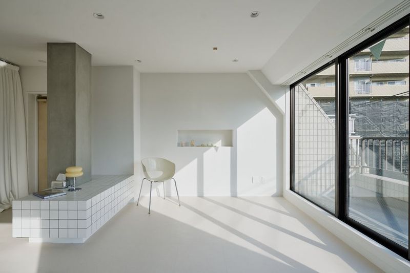 冬季8時～10時は東の窓から光が差し込みます - SomStudio Shibuyaの室内の写真