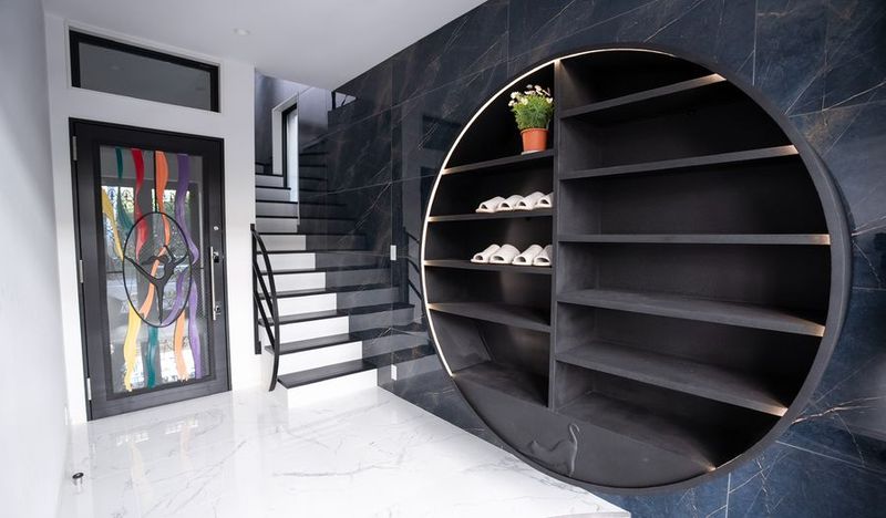 天井高3m二面壁鏡のレンタルマシンピラティススタジオ - 高田馬場 マシンピラティスエアリアルヨガダンススタジオ